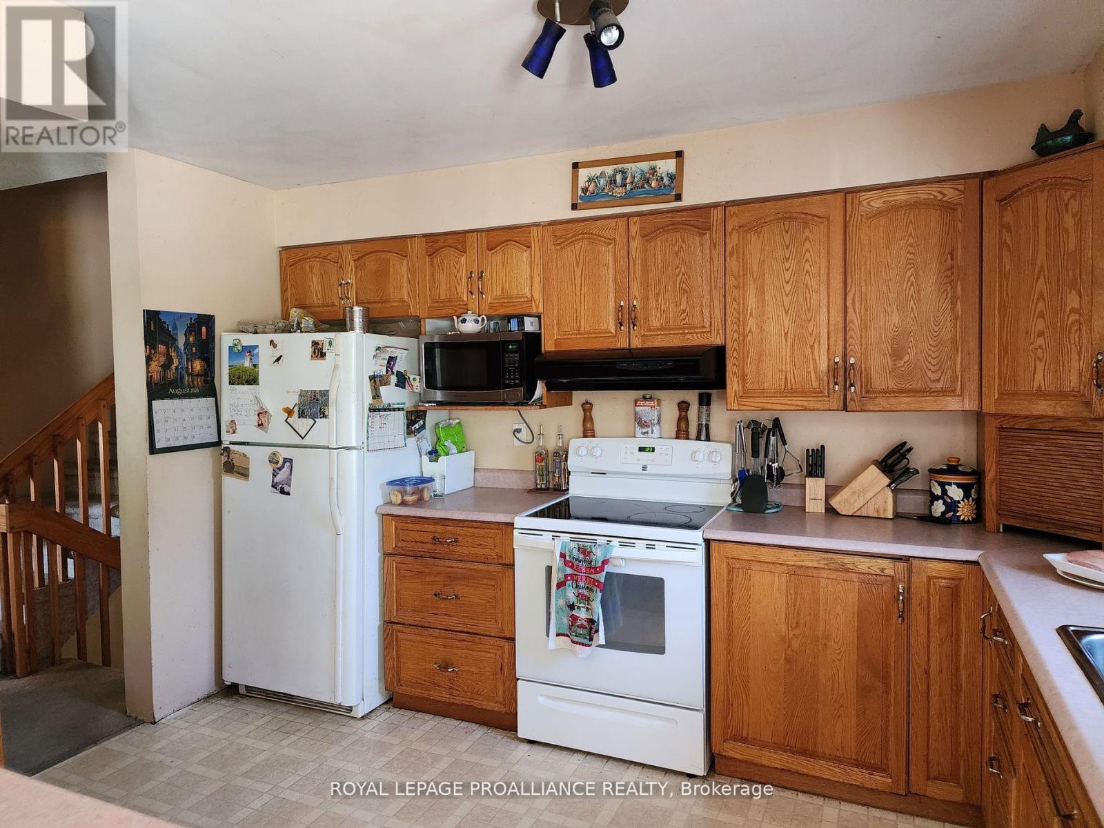 31 Harbourview Cres, Prince Edward County, Ontario  K0K 3L0 - Photo 11 - X8054452